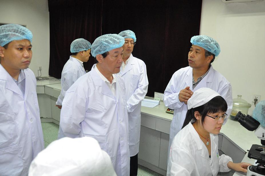 河北省科学技术厅党组副书记、副厅长连小勇来药都制药集团调研